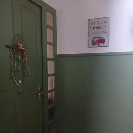 Charmante Jugendstilwohnung Mit Tiefengaragenplatz Apartment *