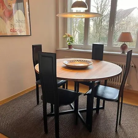 Charmante Jugendstilwohnung Mit Tiefengaragenplatz *