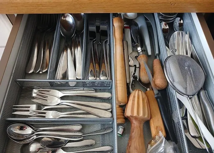 Charmante Jugendstilwohnung Mit Tiefengaragenplatz *